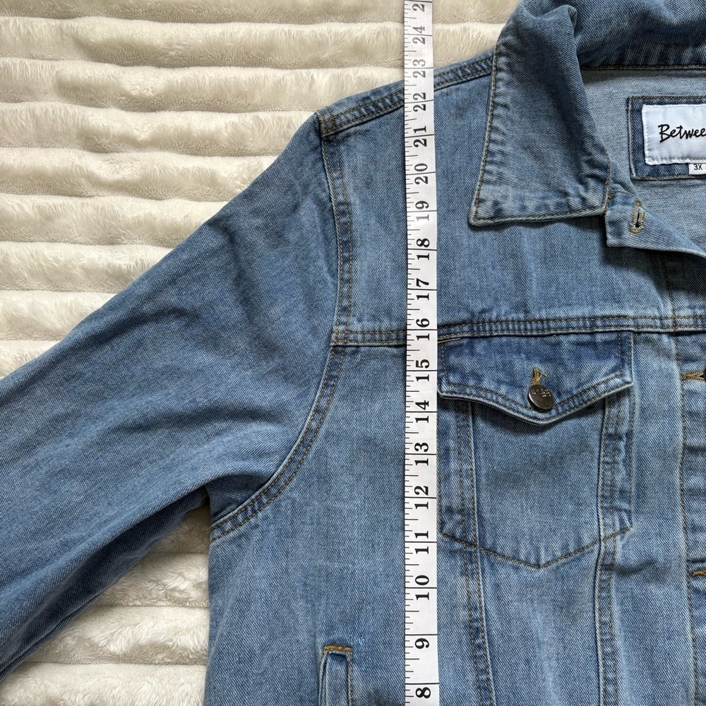 BETWEEN US Oversized Denim Jacket Women’s 3X Light Wash 100% Cotton Jean - Picture 7 of 8
